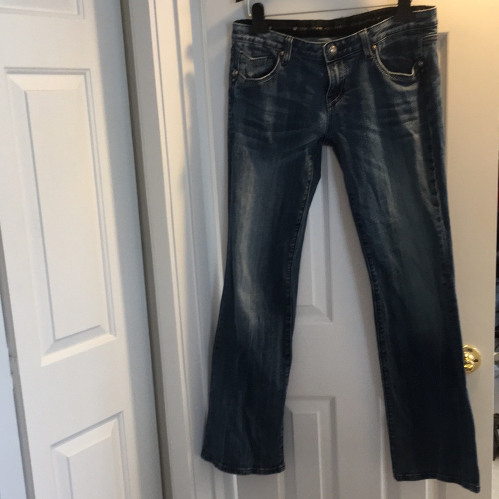 Low rise boot jeans